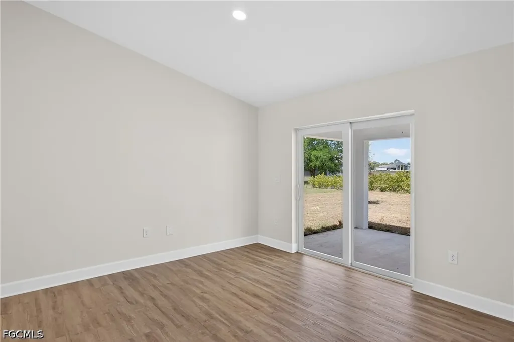 702 NW Douglas Circle Cape Coral FL 33993