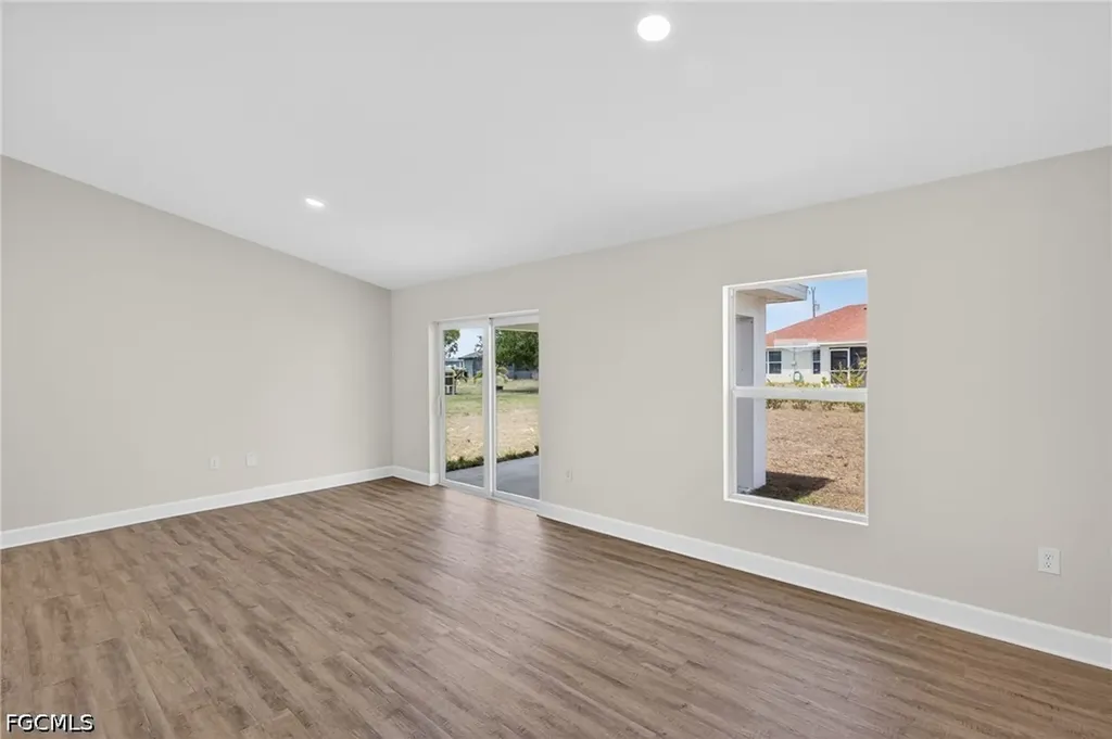 702 NW Douglas Circle Cape Coral FL 33993