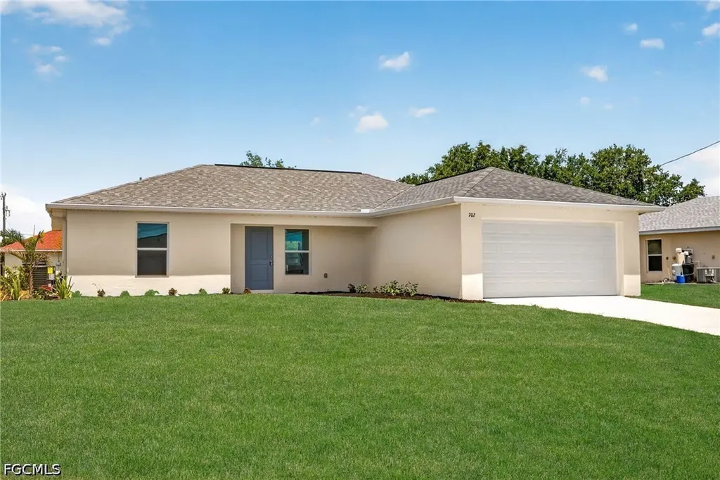 702 NW Douglas Circle Cape Coral FL 33993