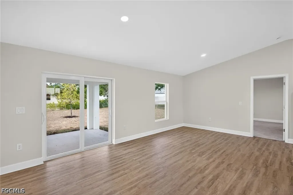 702 NW Douglas Circle Cape Coral FL 33993