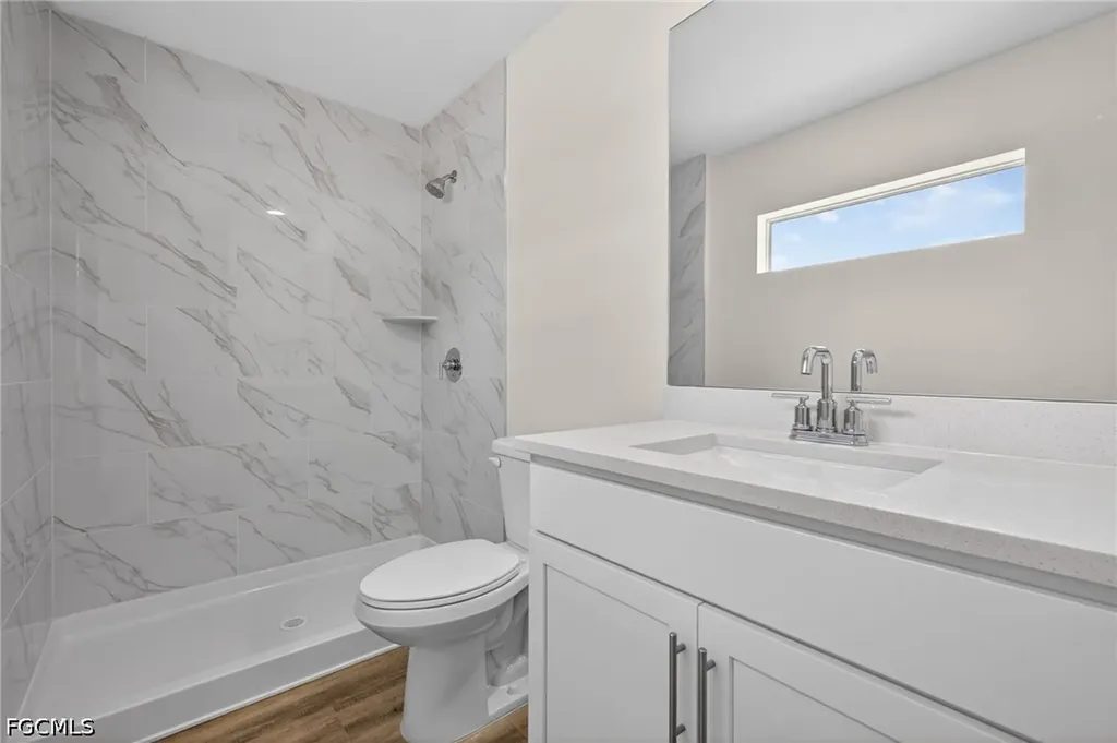 702 NW Douglas Circle Cape Coral FL 33993