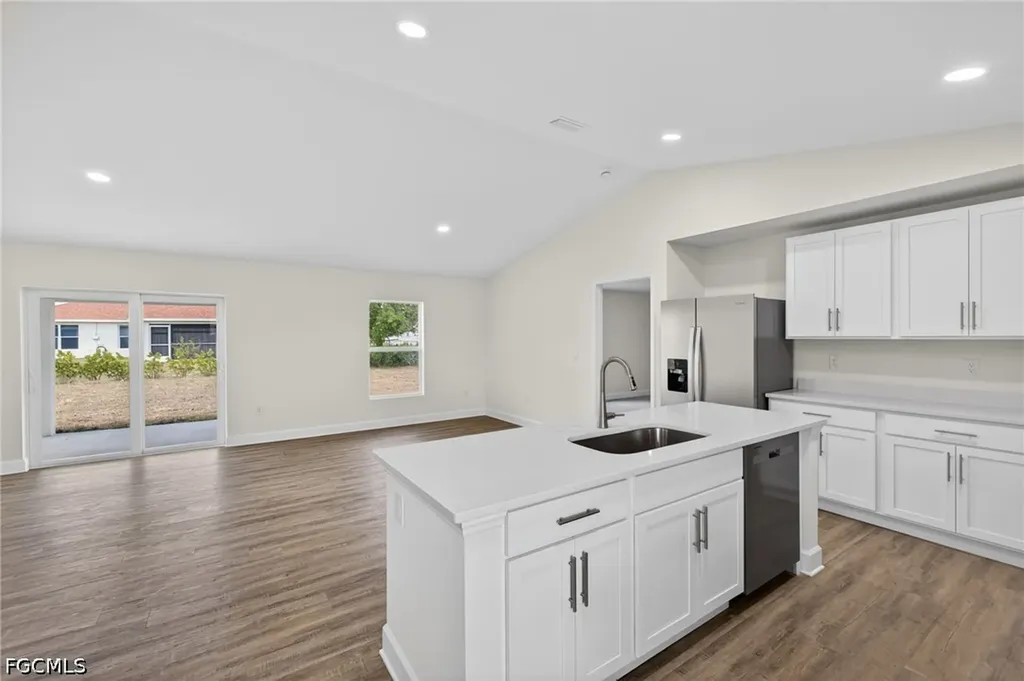 702 NW Douglas Circle Cape Coral FL 33993