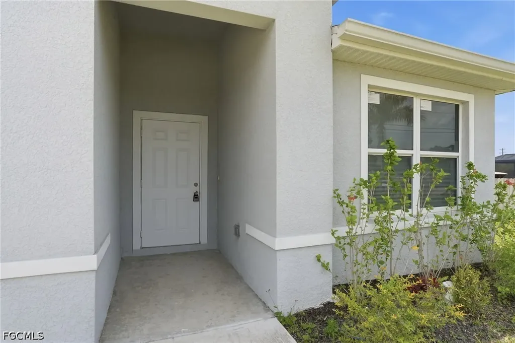 2720 NW 20th Terrace Cape Coral FL 33993