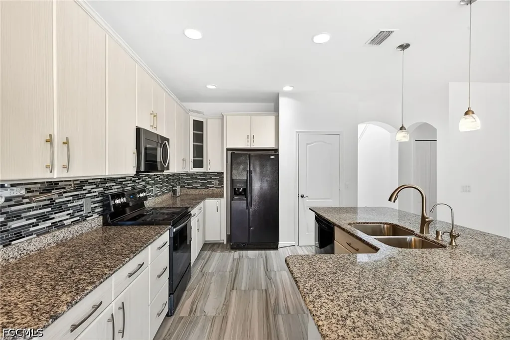 2858 Via Campania Street Fort Myers FL 33905