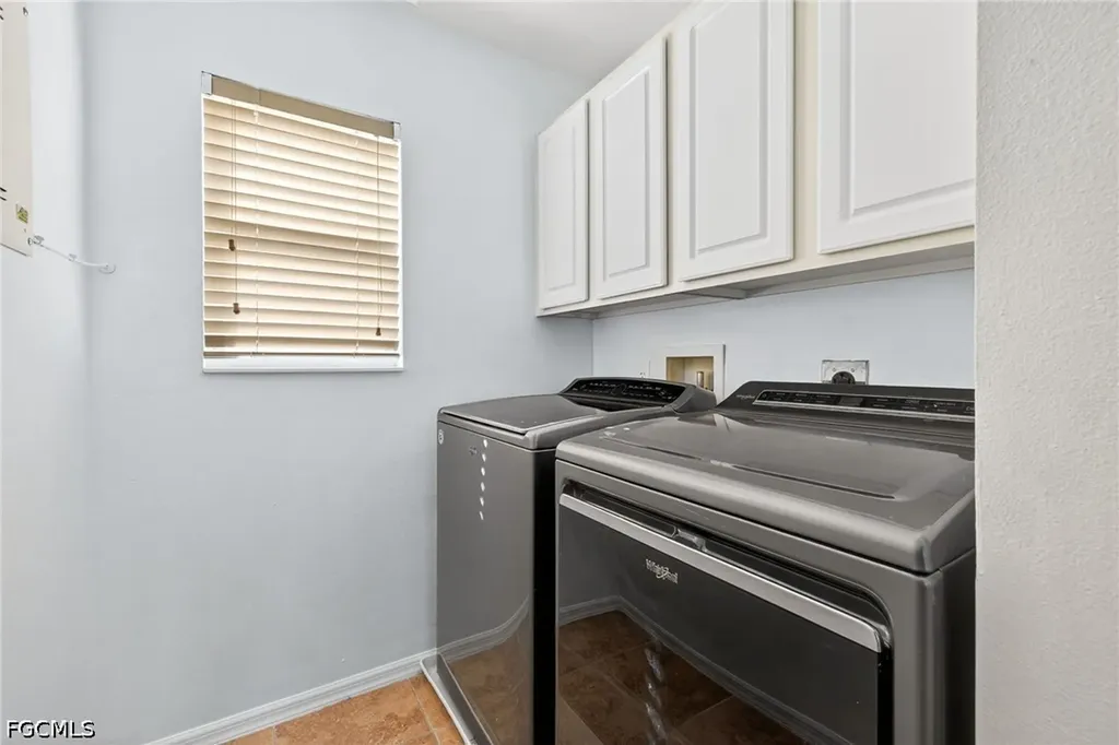 2858 Via Campania Street Fort Myers FL 33905