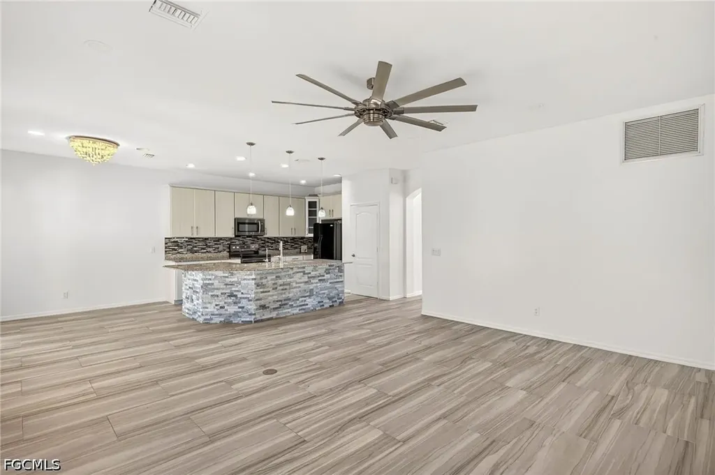 2858 Via Campania Street Fort Myers FL 33905
