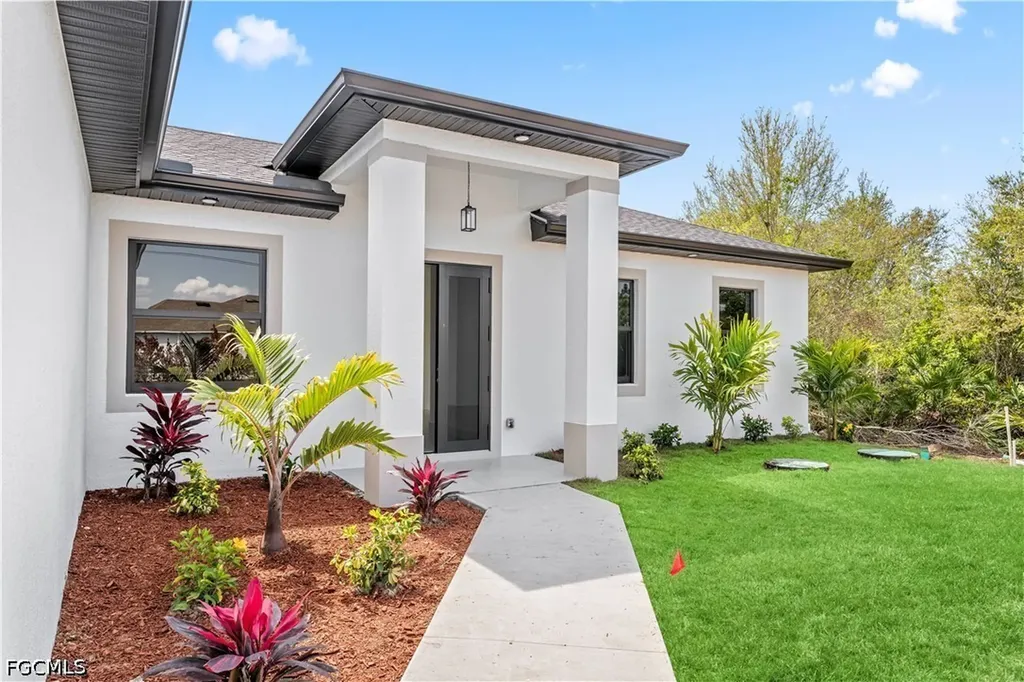 2705 Darlene Place Lehigh Acres FL 33971