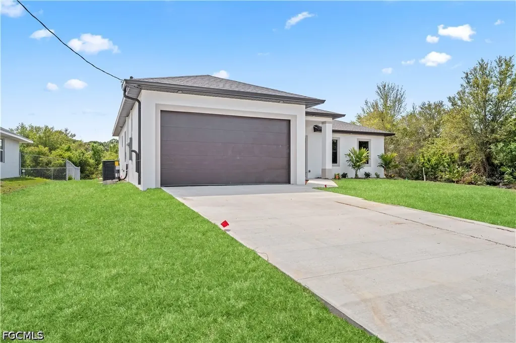 2705 Darlene Place Lehigh Acres FL 33971