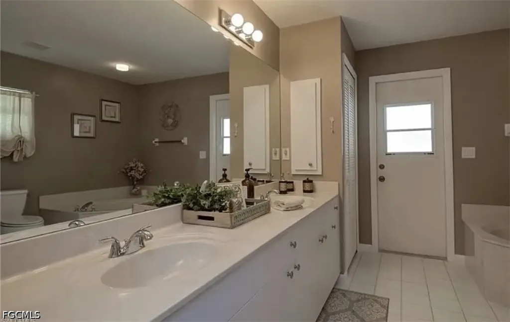 1320 SE 25th Lane Cape Coral FL 33904