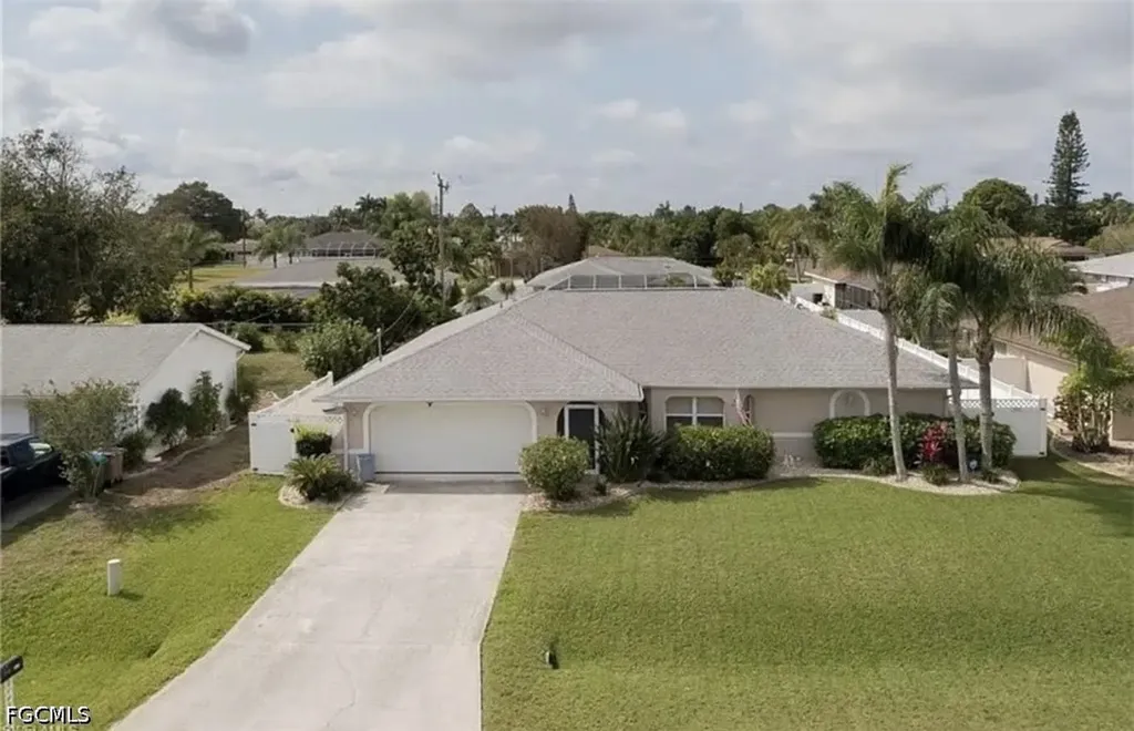 1320 SE 25th Lane Cape Coral FL 33904