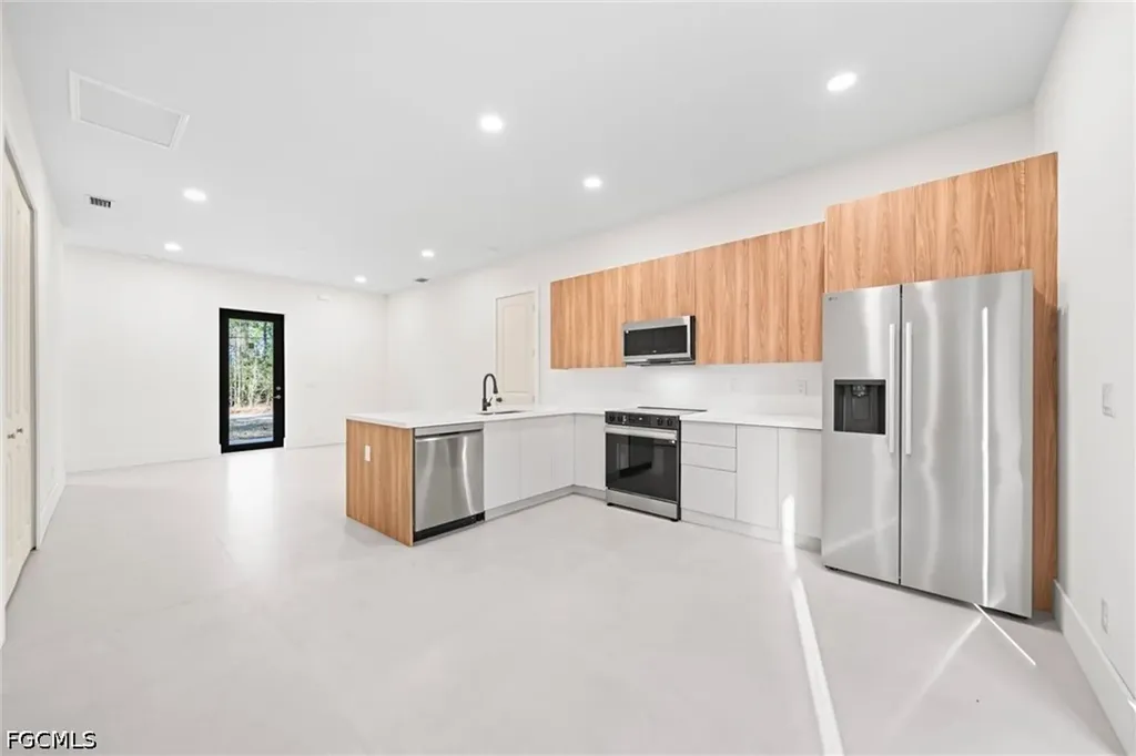 1805 W 10th Street Lehigh Acres FL 33972