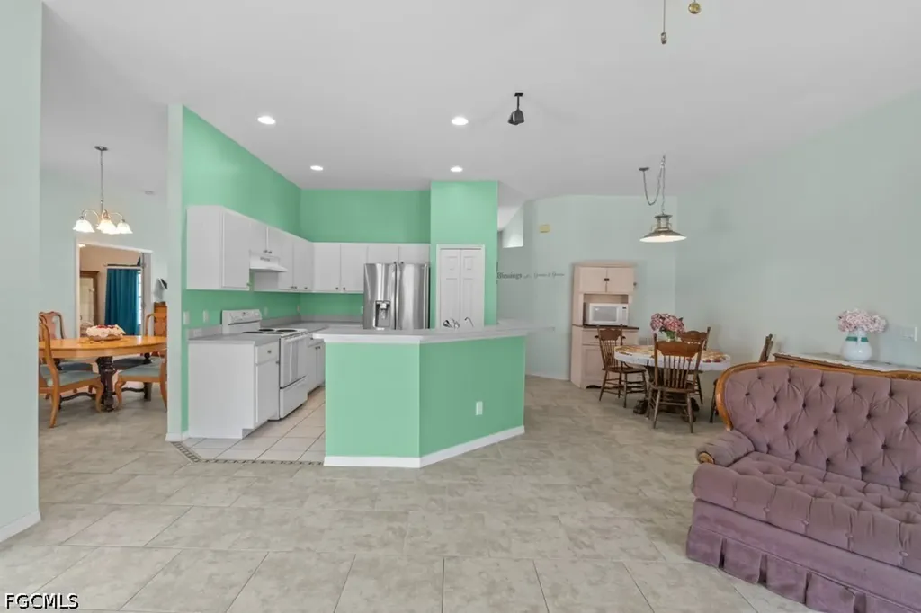 2429 Everest Parkway Cape Coral FL 33904