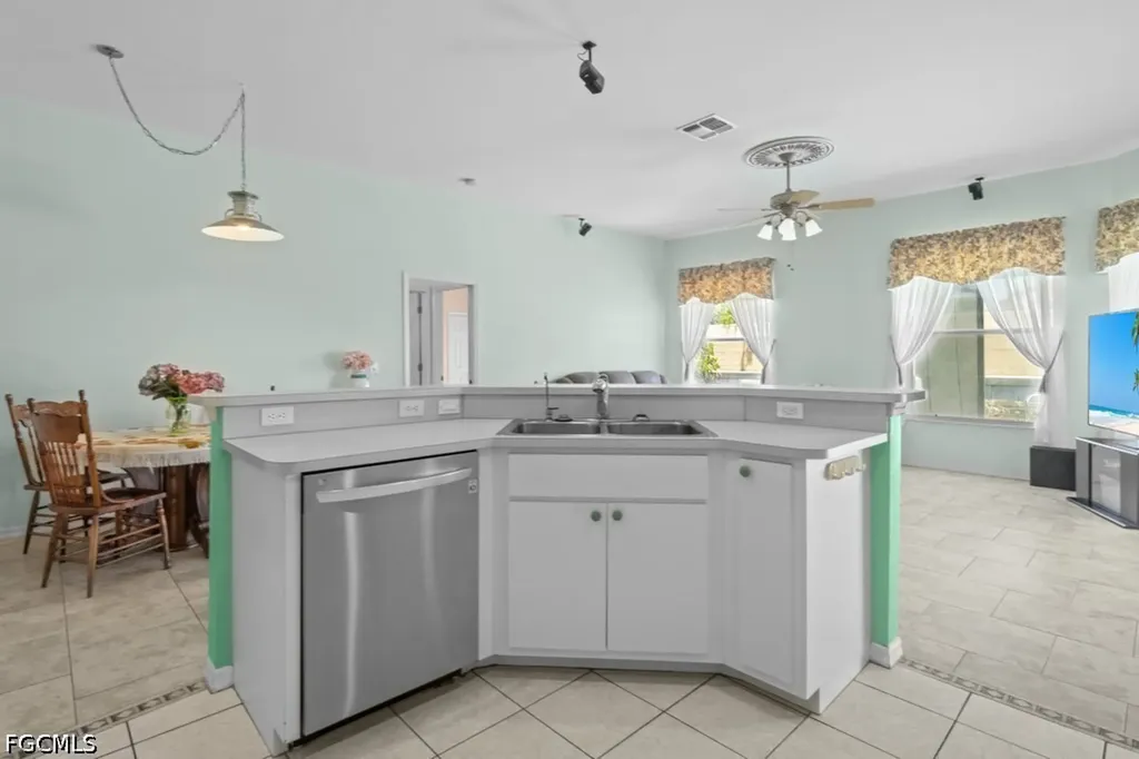 2429 Everest Parkway Cape Coral FL 33904