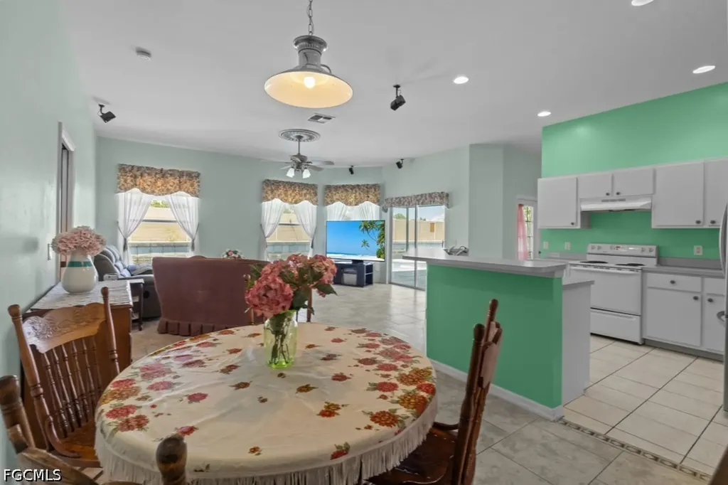 2429 Everest Parkway Cape Coral FL 33904
