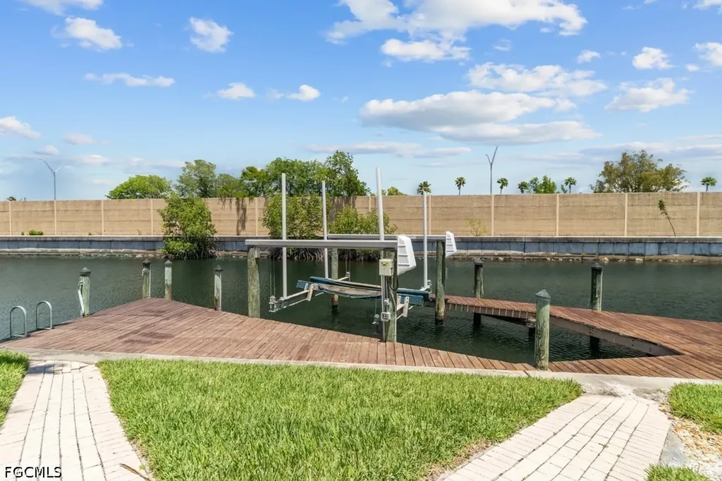 2429 Everest Parkway Cape Coral FL 33904