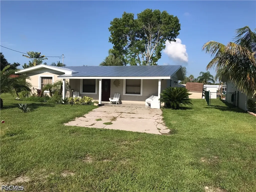 2143 W Tobago Circle Fort Myers FL 33905