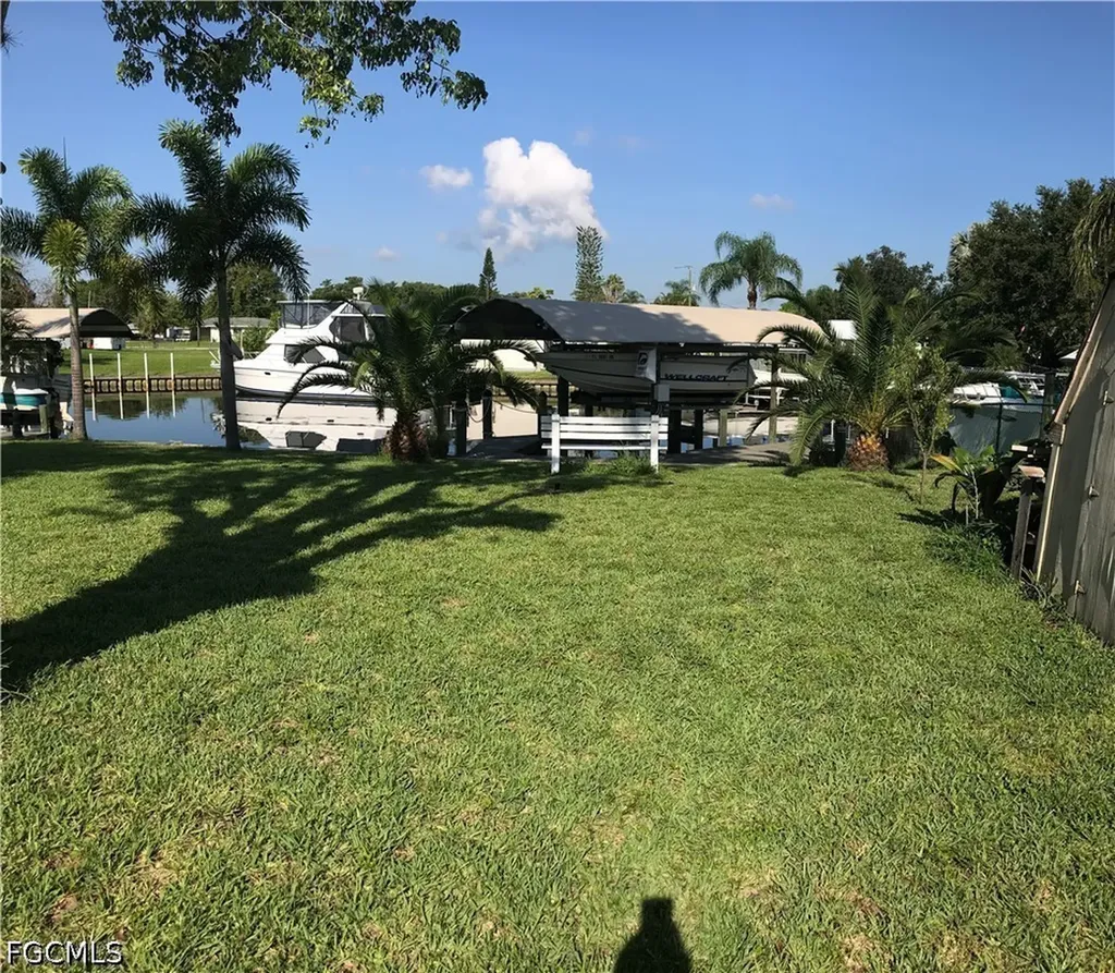 2143 W Tobago Circle Fort Myers FL 33905