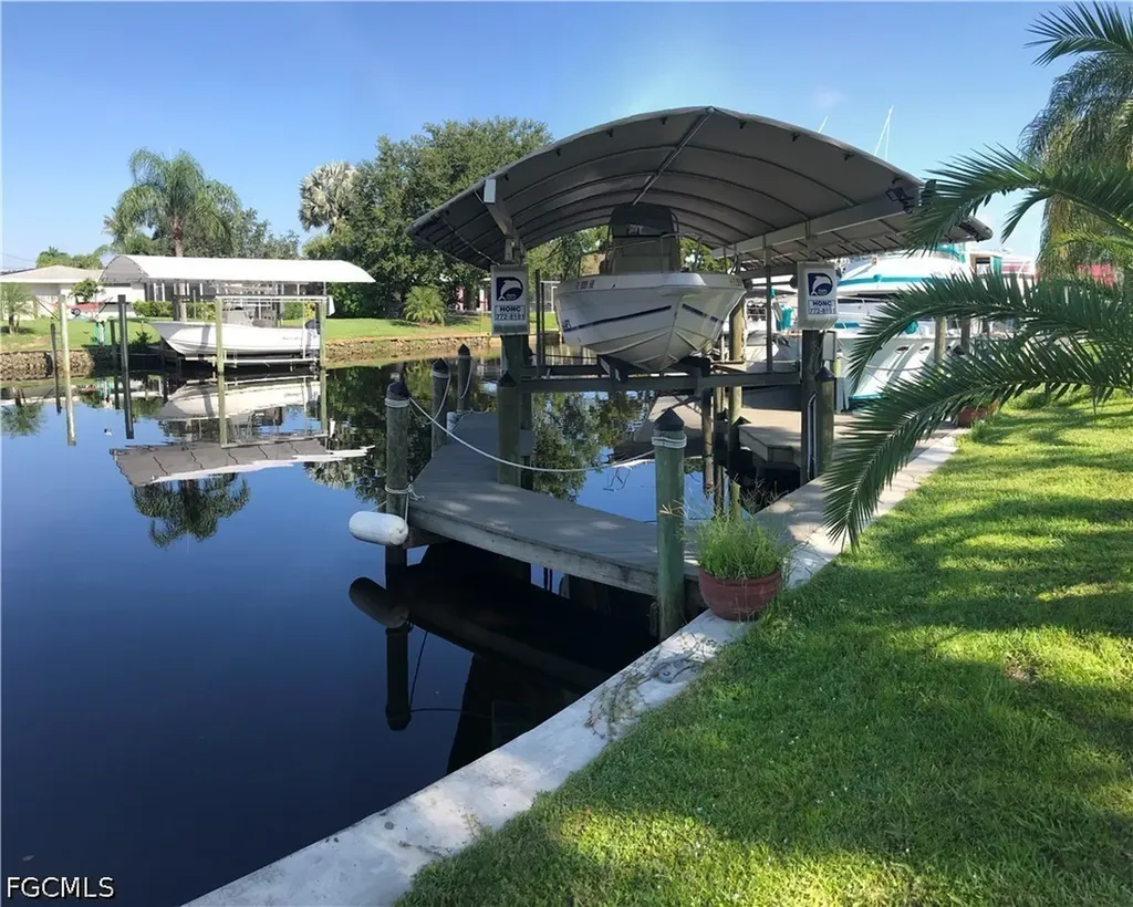 2143 W Tobago Circle Fort Myers FL 33905