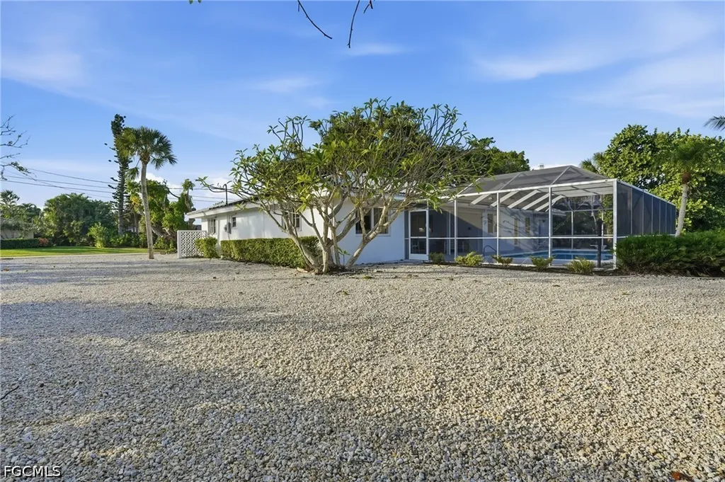 1040 Kings Crown Drive Sanibel FL 33957
