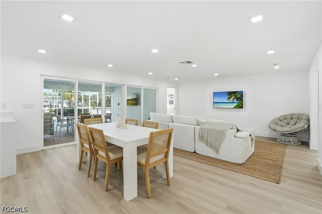 1040 Kings Crown Drive Sanibel FL 33957