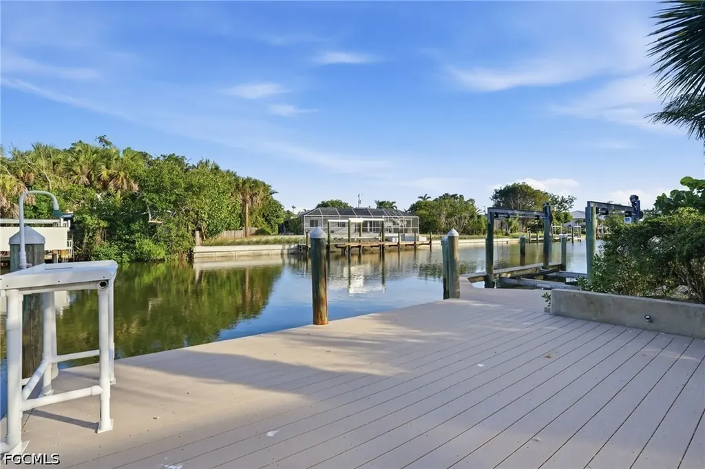 1040 Kings Crown Drive Sanibel FL 33957