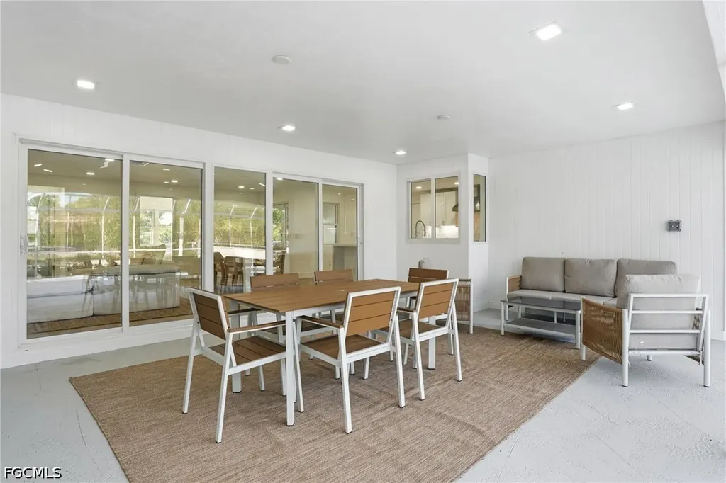 1040 Kings Crown Drive Sanibel FL 33957