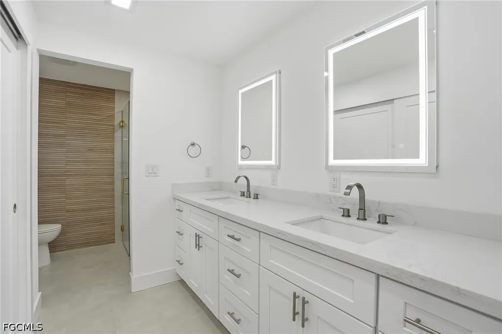 1040 Kings Crown Drive Sanibel FL 33957