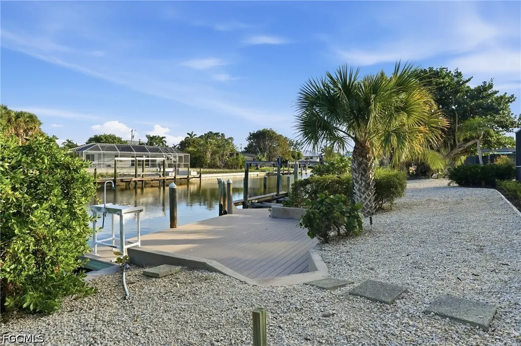 1040 Kings Crown Drive Sanibel FL 33957
