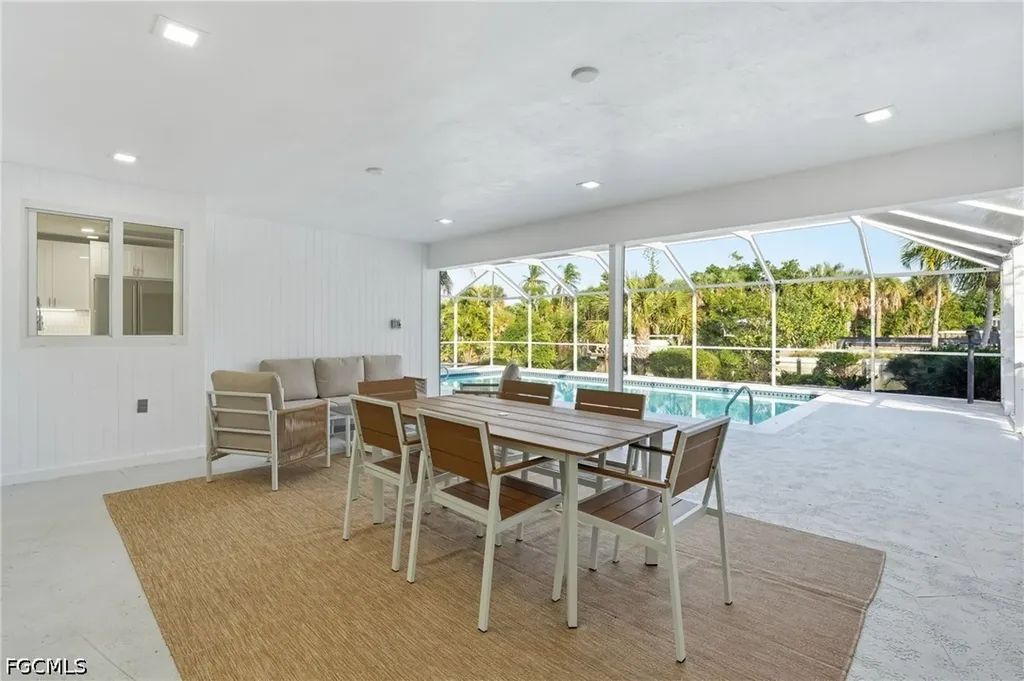 1040 Kings Crown Drive Sanibel FL 33957