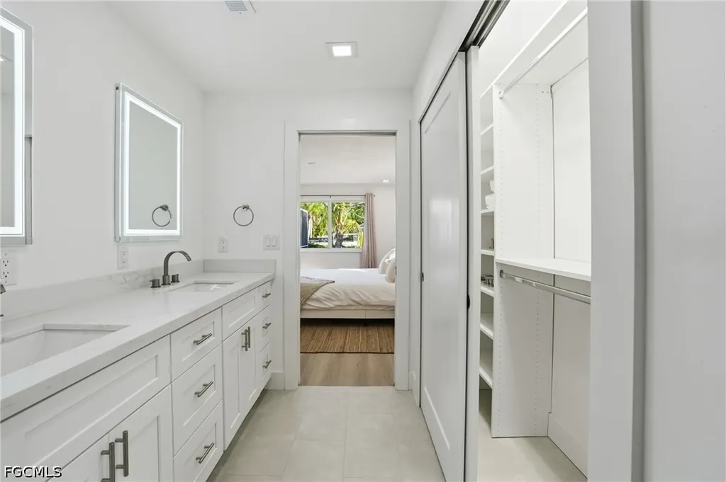 1040 Kings Crown Drive Sanibel FL 33957