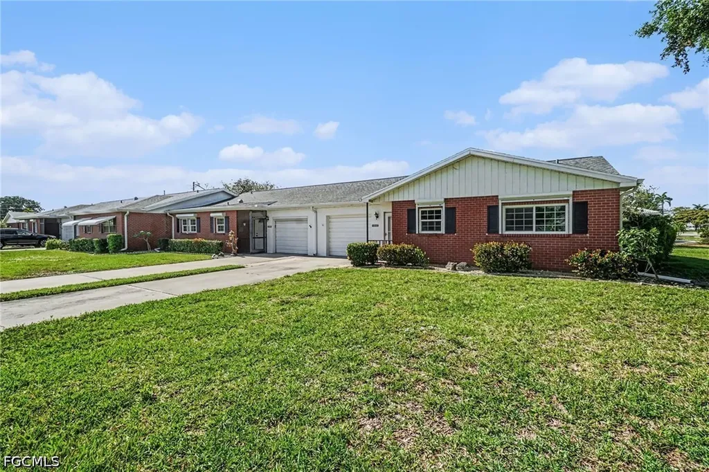 1382 Myerlee Country Club Boulevard Fort Myers FL 33919