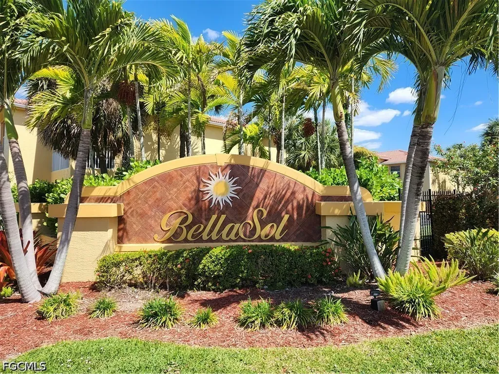 4293 Bellasol Circle Fort Myers FL 33916