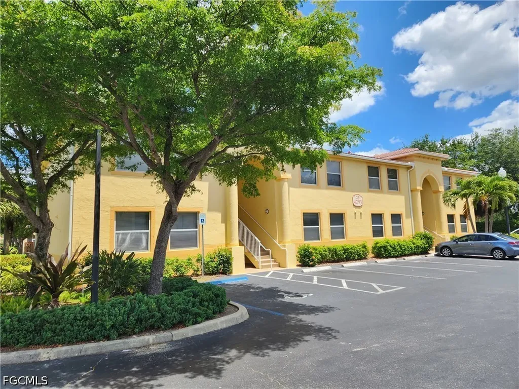 4293 Bellasol Circle Fort Myers FL 33916