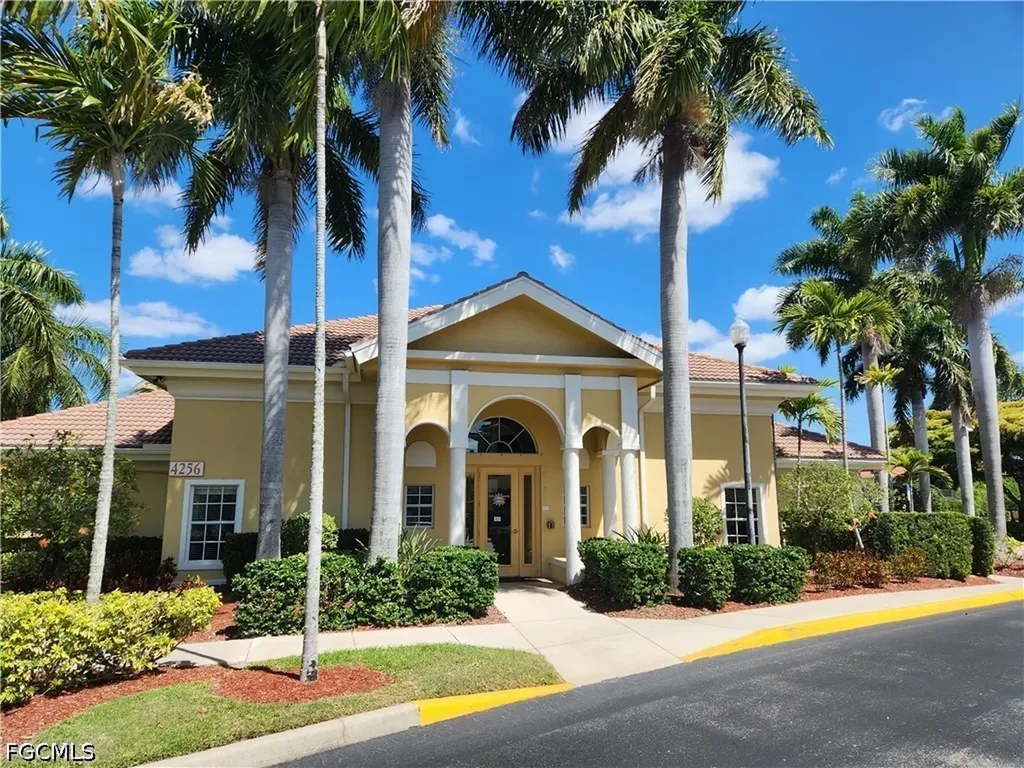 4293 Bellasol Circle Fort Myers FL 33916