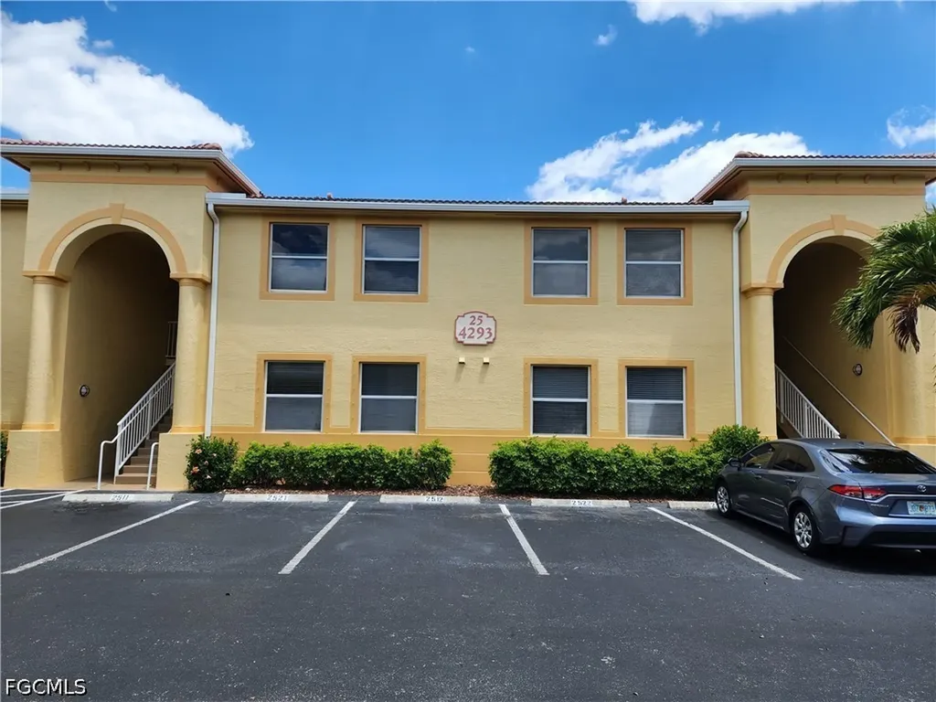 4293 Bellasol Circle Fort Myers FL 33916
