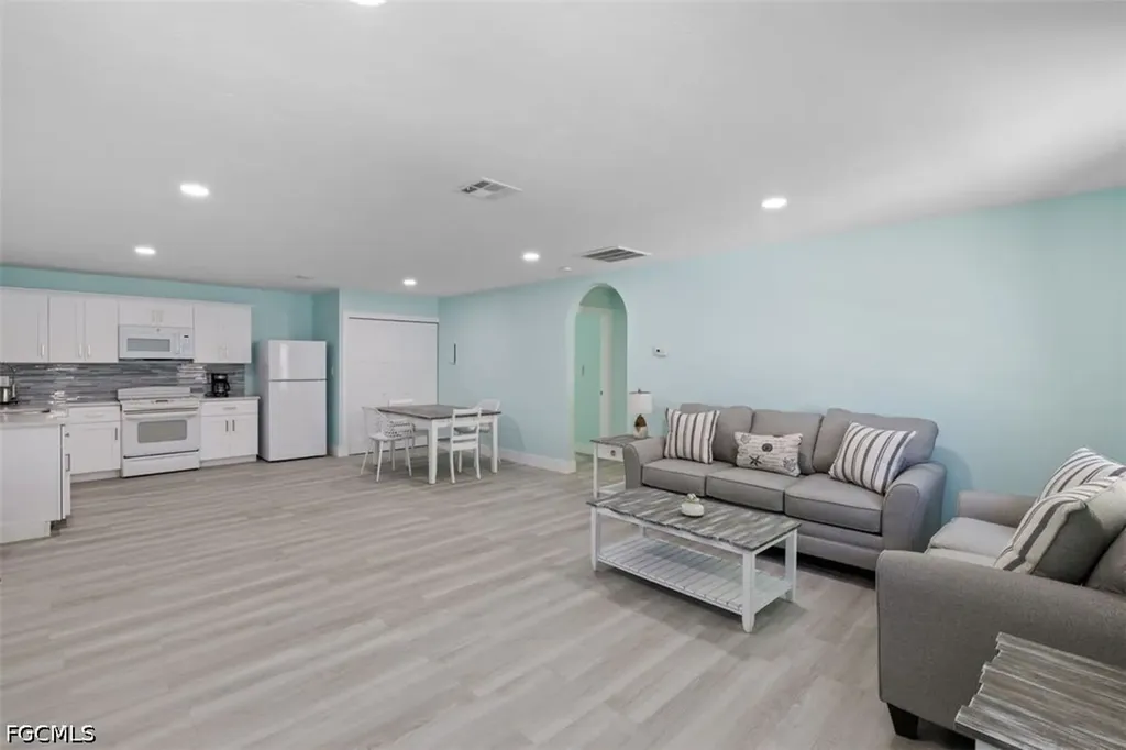 27900-902 Vermont Street Bonita Springs FL 34135