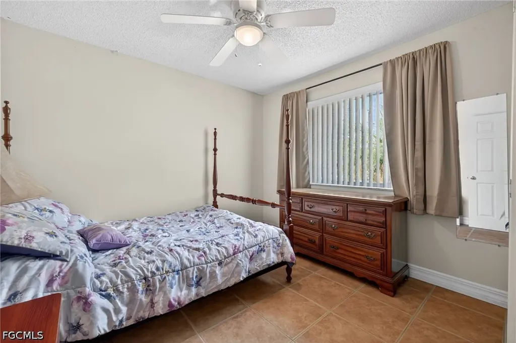 1705 NE 7th Street Cape Coral FL 33909