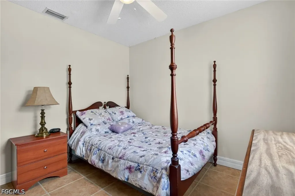 1705 NE 7th Street Cape Coral FL 33909
