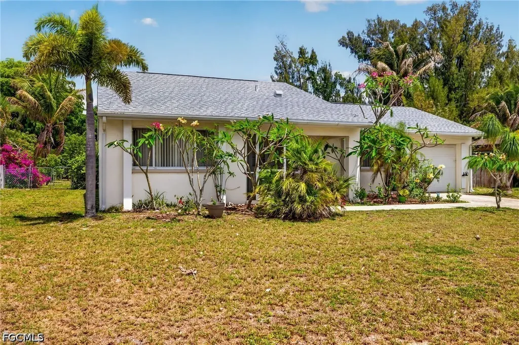 1705 NE 7th Street Cape Coral FL 33909
