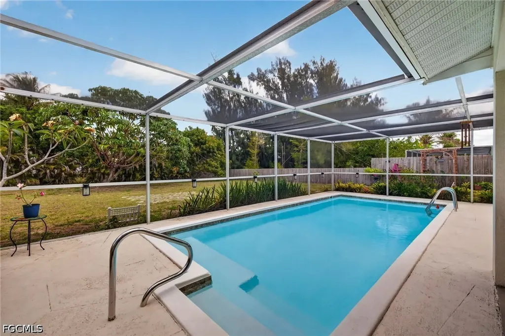 1705 NE 7th Street Cape Coral FL 33909