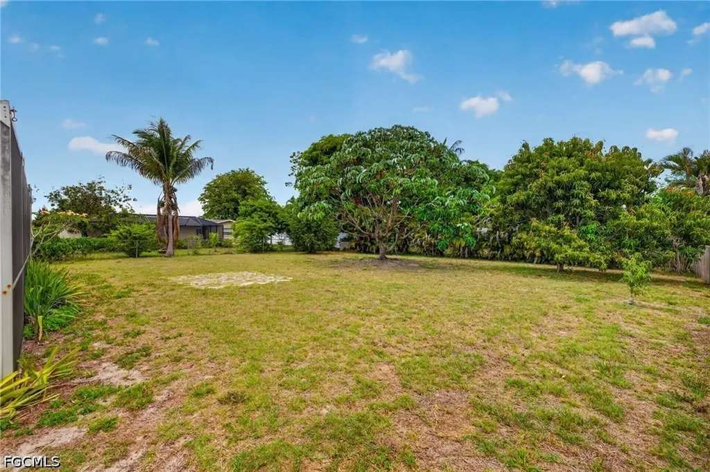 1705 NE 7th Street Cape Coral FL 33909