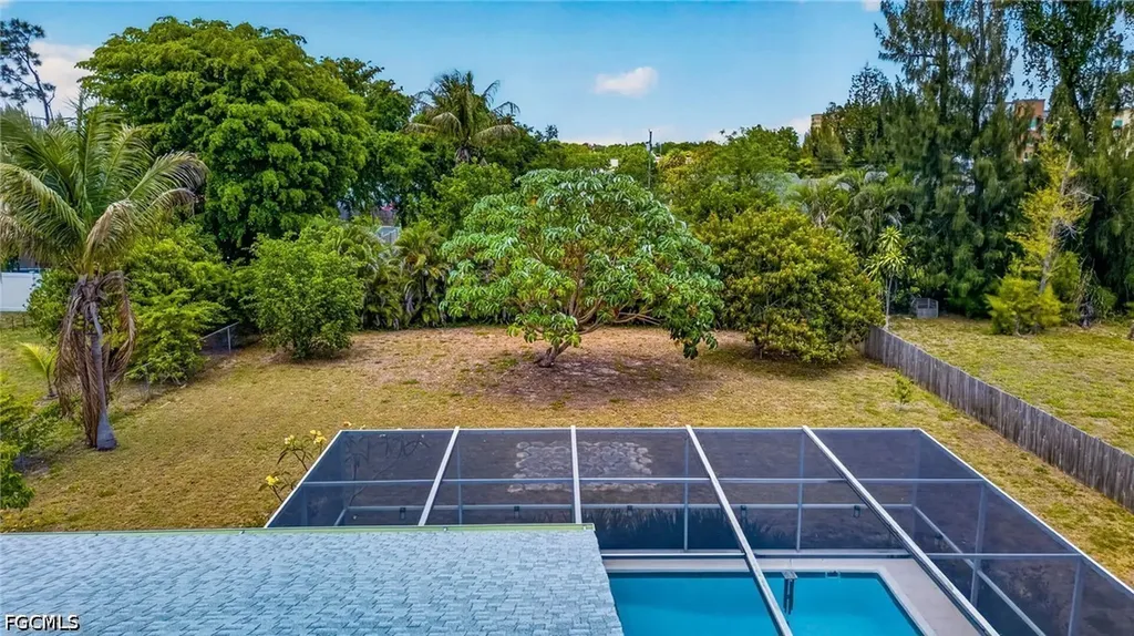 1705 NE 7th Street Cape Coral FL 33909