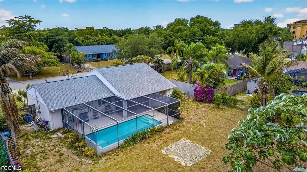 1705 NE 7th Street Cape Coral FL 33909