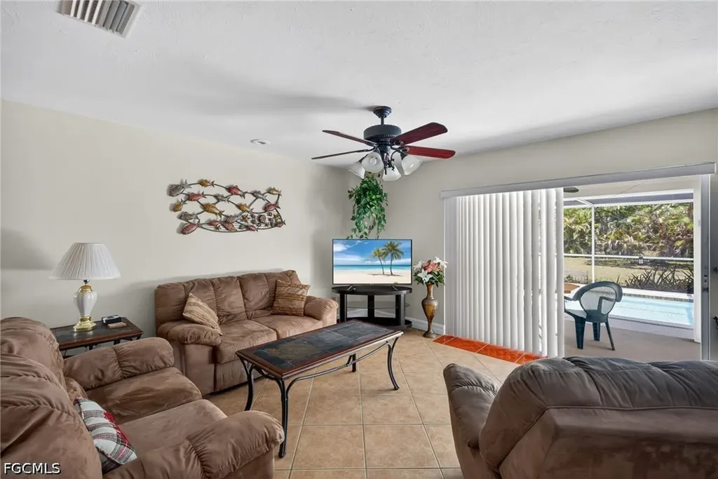 1705 NE 7th Street Cape Coral FL 33909