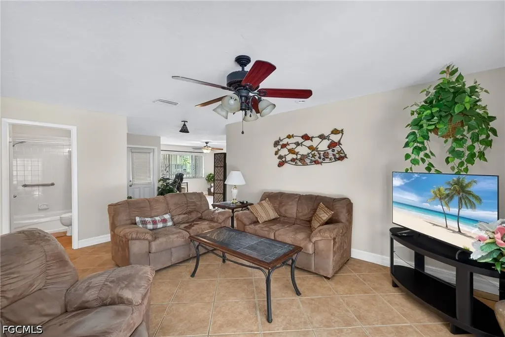 1705 NE 7th Street Cape Coral FL 33909