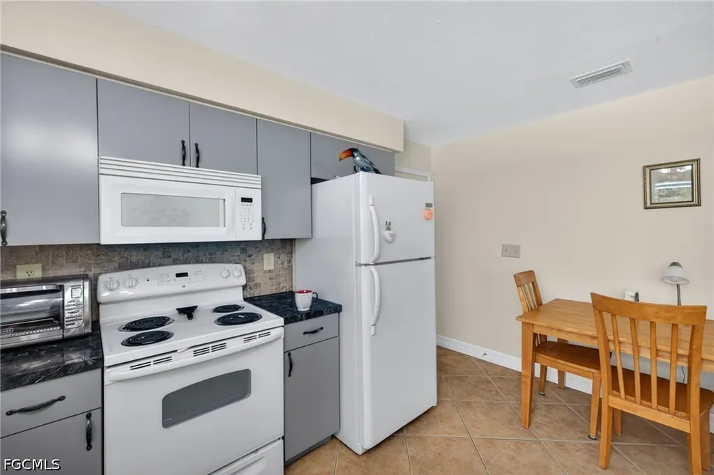 1705 NE 7th Street Cape Coral FL 33909