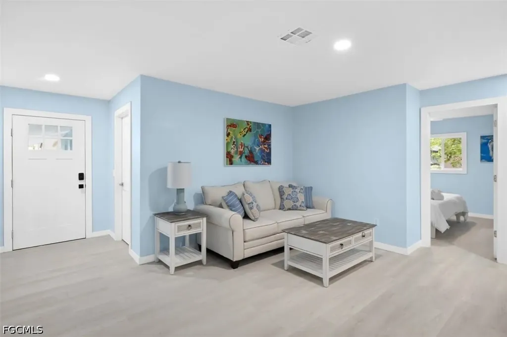 817-819 Indiana Avenue Fort Myers FL 33908