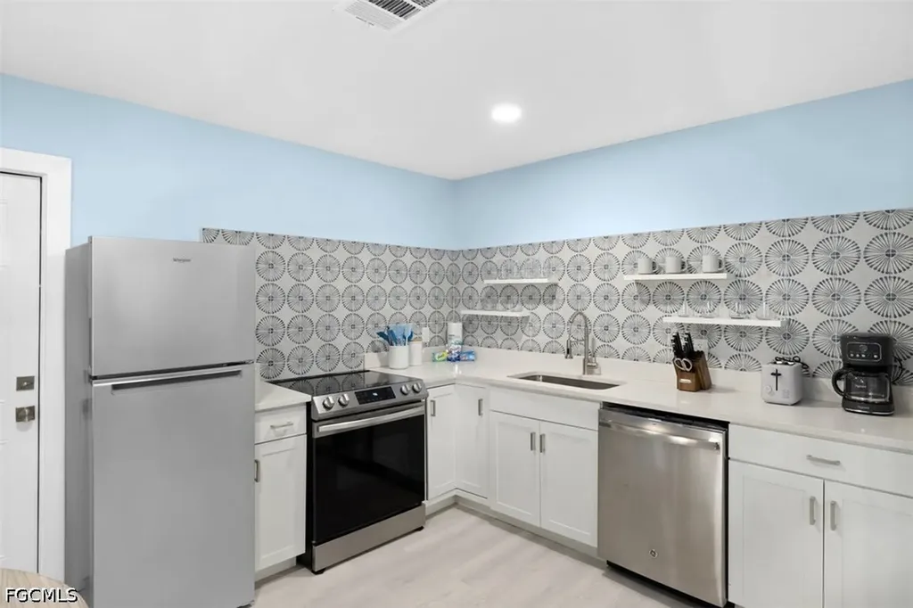 817-819 Indiana Avenue Fort Myers FL 33908