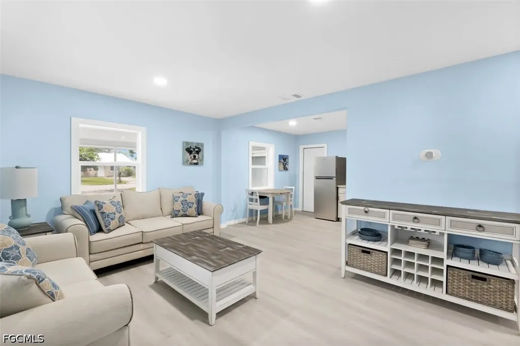 817-819 Indiana Avenue Fort Myers FL 33908