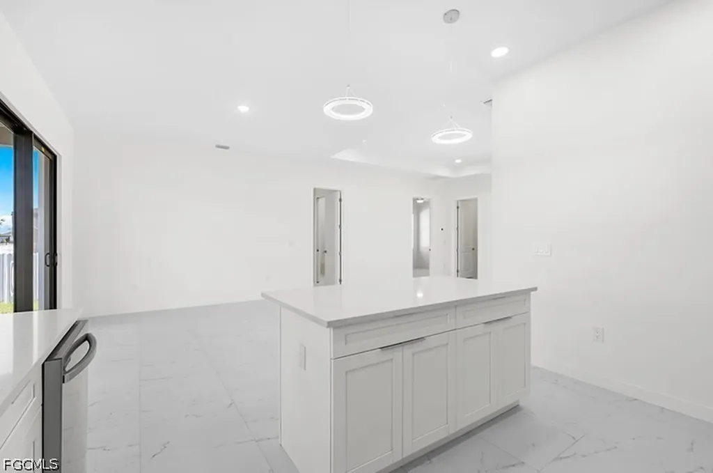 3927 NW 38th Street Cape Coral FL 33993